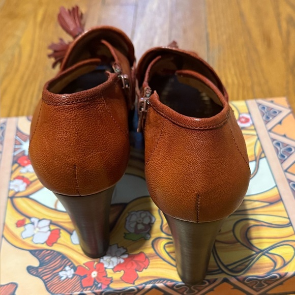 Anthro Schuler & Sons Philadelphia
Peep-Toe Platforms - Picture 6 of 9